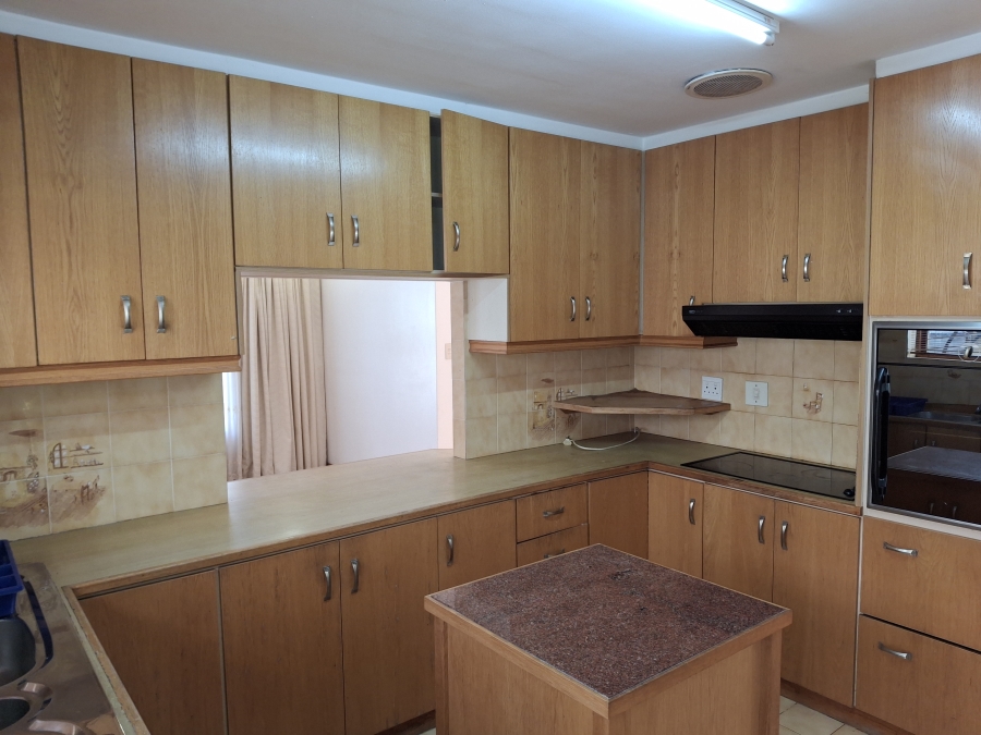 3 Bedroom Property for Sale in Pelican Park Western Cape